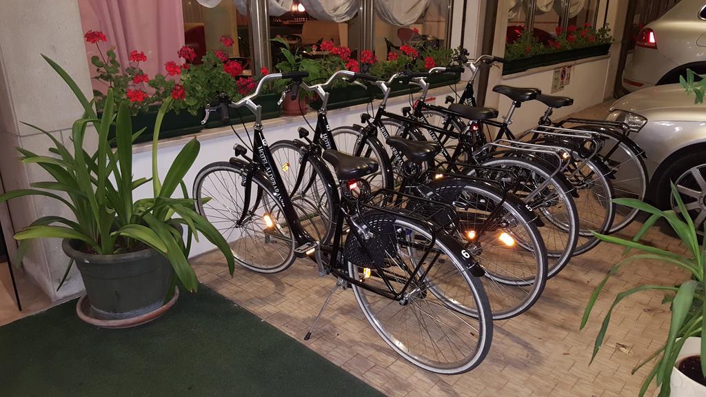 Hotel Aldebaran Lido di Jesolo Esterno foto